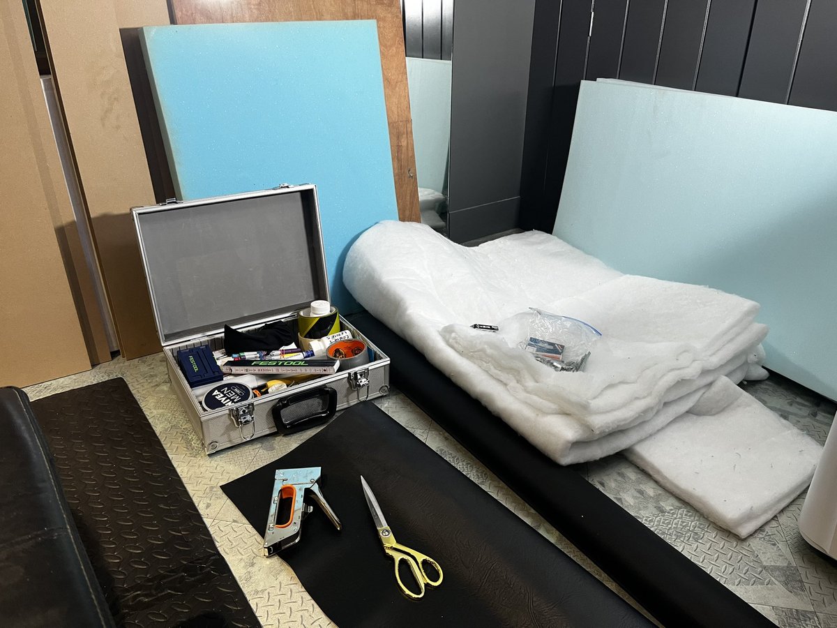 DaddyRubber's tweet photo. Monday seems to be ‘upholstery day’… or more accurately… week.😈
Anyone local with upholstery skills? 
DM me 👍 https://t.co/mMvfsQtomT