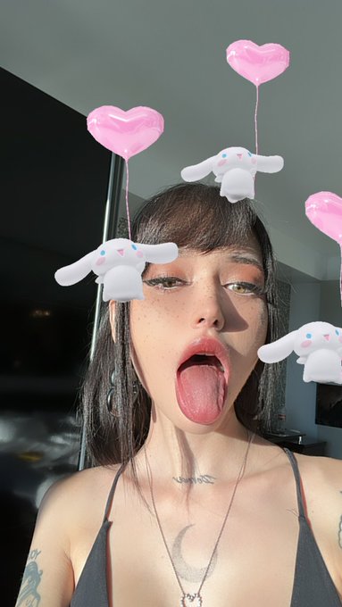 Tell me I&rsquo;m cute https://t.co/F7Q3JB821M<a href="/tag/roleplay"class="tags"><span>#roleplay</span></a><a href="/tag/tradwife"class="tags"><span>#tradwife</span></a>