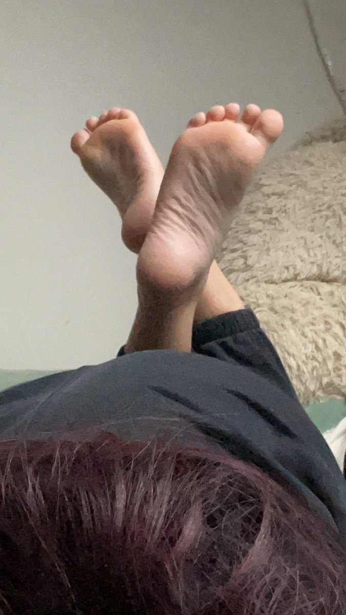 Albatro57064722's tweet photo. Quelle salope raque pour mes les lécher>> snap rrnaa04💸🐶 #pieds #fetichiste https://t.co/6jXE7N5B9C
