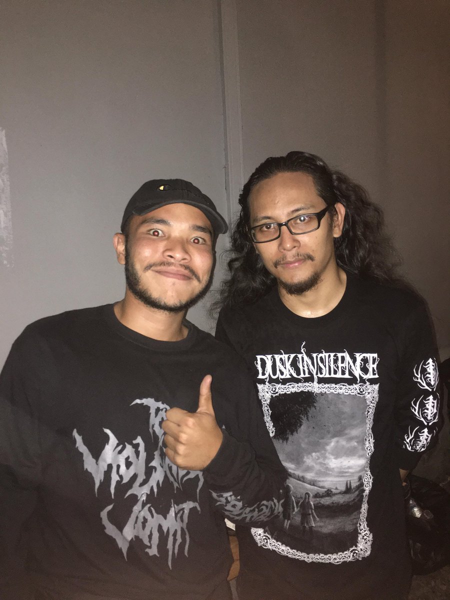 ecsha_'s tweet photo. Such a delightful closing delivered by thiss talented human being, foken sikkk!
(Pure Wrath live at Raung Parau, Yogyakarta)
#purewrath #atmosphericblackmetal #blackmetal #homeland https://t.co/qZV7b0S1AI