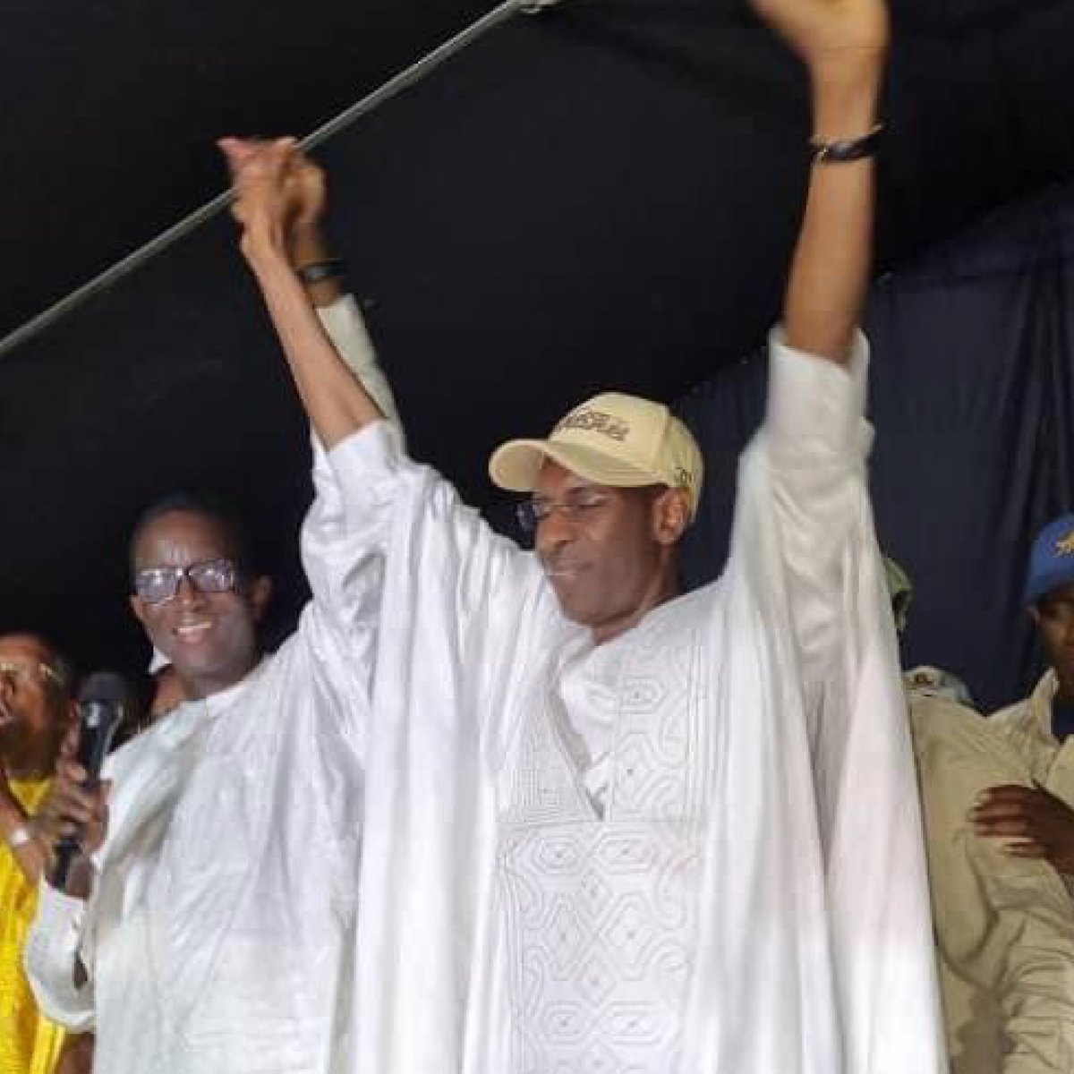 Je salue la décision que vient de prendre mon frère le Président du CESE M. Abdoulaye Daouda Diallo, merci Abdoulaye !
Nous gagnerons ensemble et travaillerons main dans la main pour poursuivre la mise en œuvre de  la vision du Président de la République SEM Macky SALL  à qui je