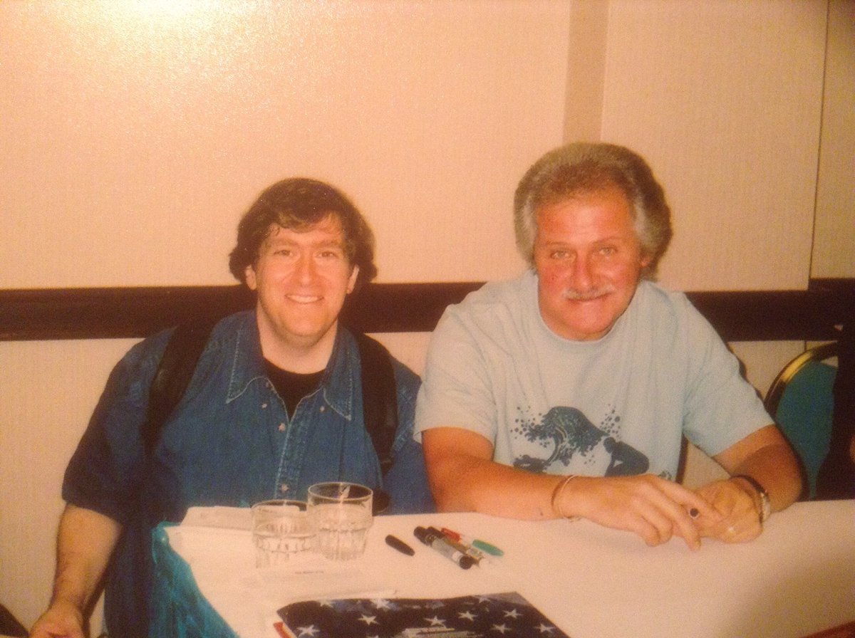 Voiceodoom's tweet photo. @BeatlesPeteBest Enjoyed meeting you many moons ago at The Fest in Chicago; here’s hoping that you come back to America for another Fest for Beatles Fans. https://t.co/xMCiP25m2O