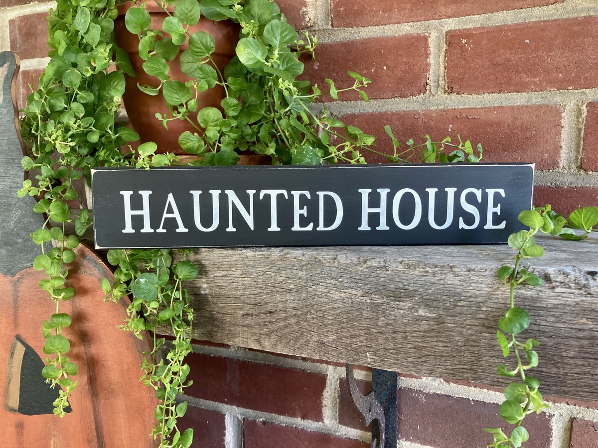 CountryWorkshp's tweet photo. #Halloween #HauntedHouse Shelf Sitter Sign Block #SelfStanding Black Worn Finish Wood Sign #smilett23  https://t.co/KsxcSlpTW5 via @Etsy https://t.co/UAKhbXePuH