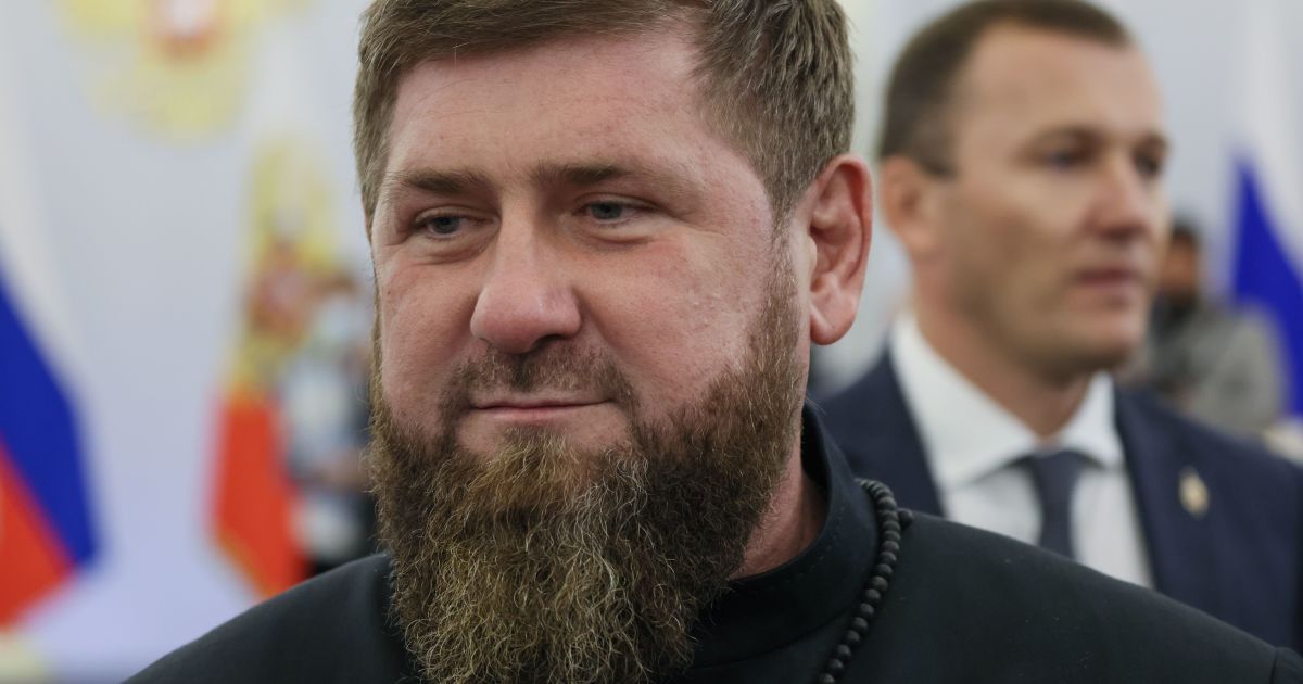 Лідер Чечні Кадиров помер: до лікарні летять вертольоти з Кремля - ЗМП #новини #ТСН tsn.ua/ato/lider-chec…