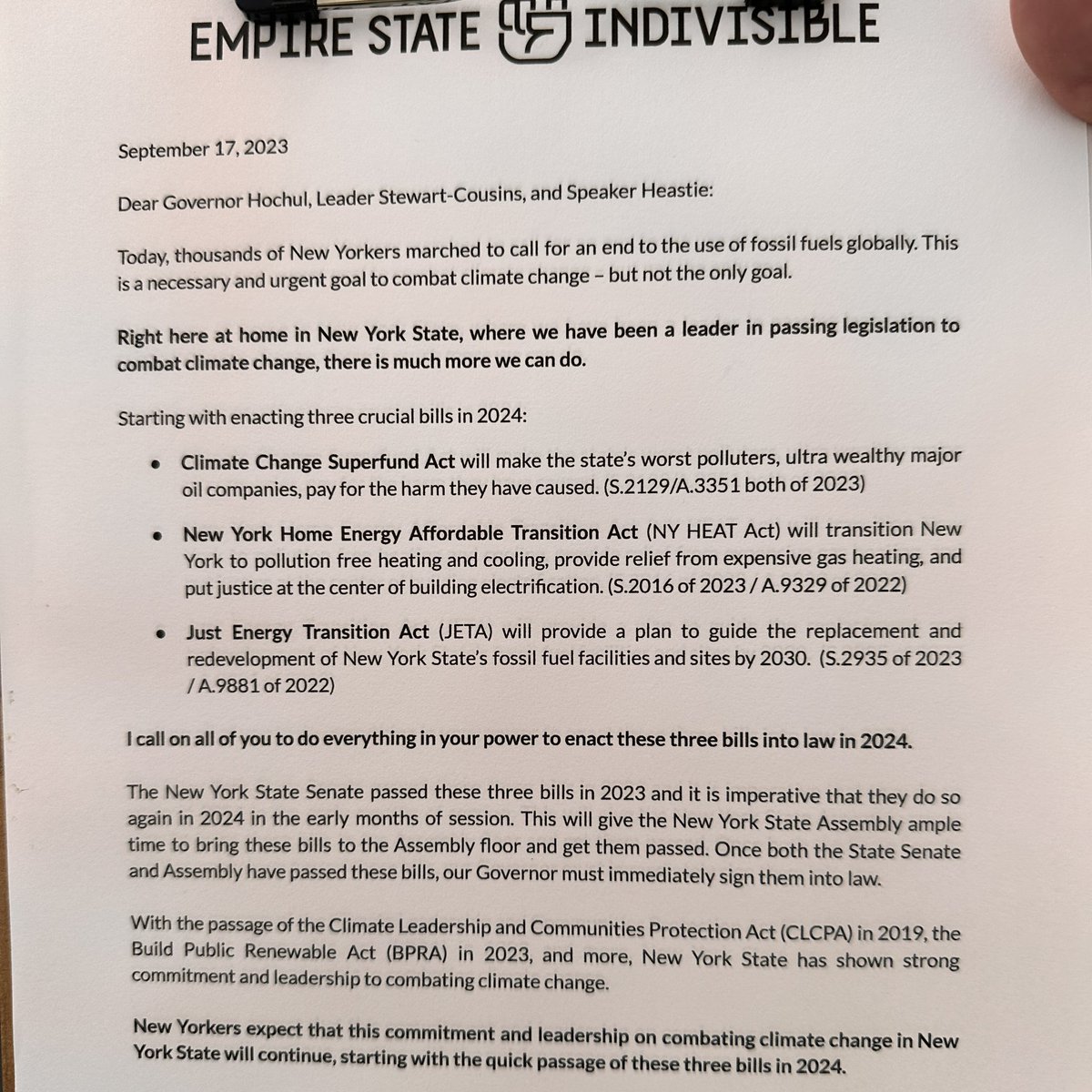 DarrigoMelanie's tweet photo. New York State has a Democratic supermajority.

There is no reason why Democrats can’t #EndFossilFuels in New York and pass these critical bills in 2024: 

✅Climate Change Superfund Act
✅NY HEAT Act
✅JETA in 2024 https://t.co/lVdcGsHwwj