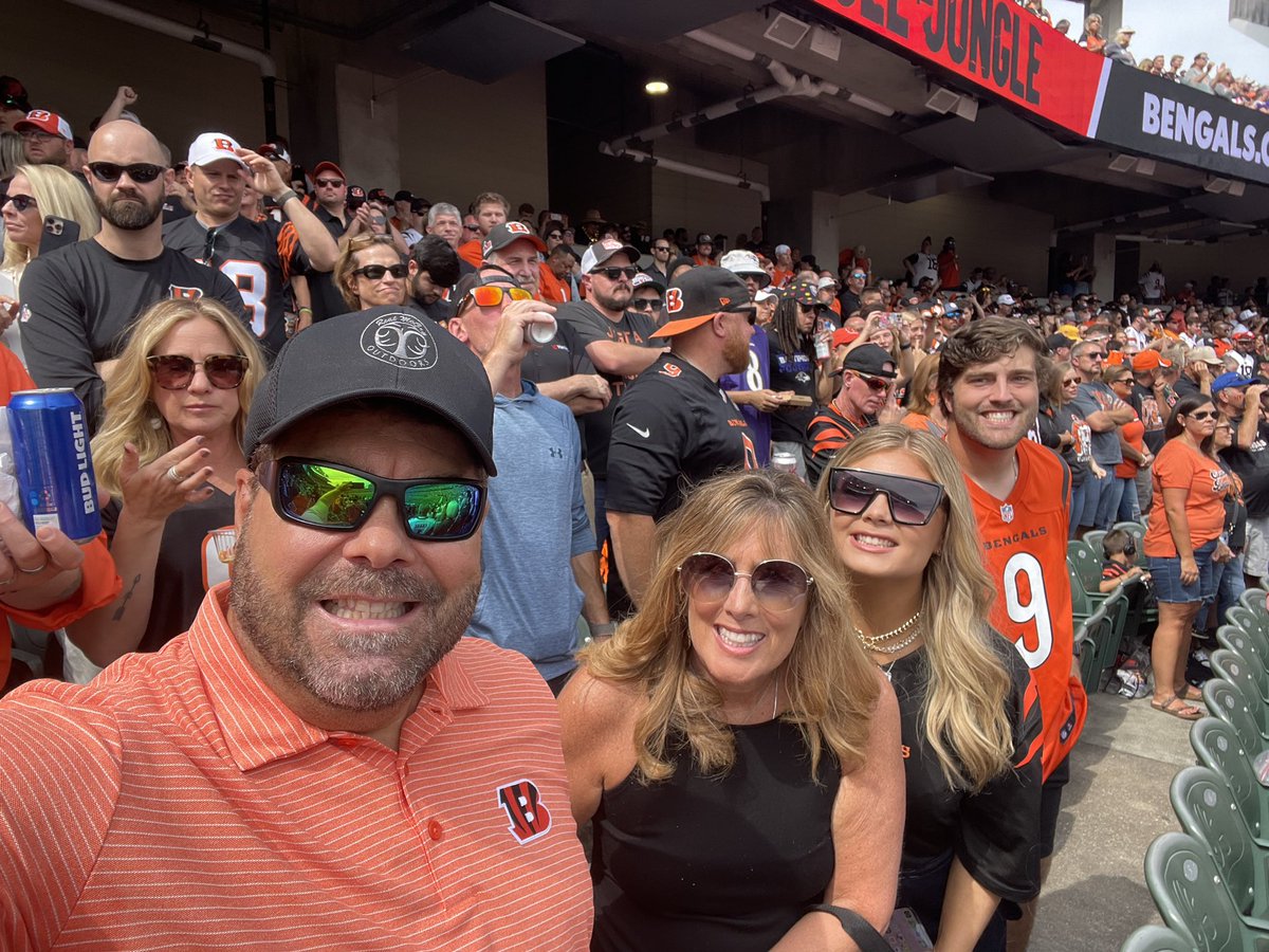 lindzinator1's tweet photo. Flew home for this one!🏈🖤🧡 
#RuleTheJungle #WhoDey https://t.co/snnT1NsIIr