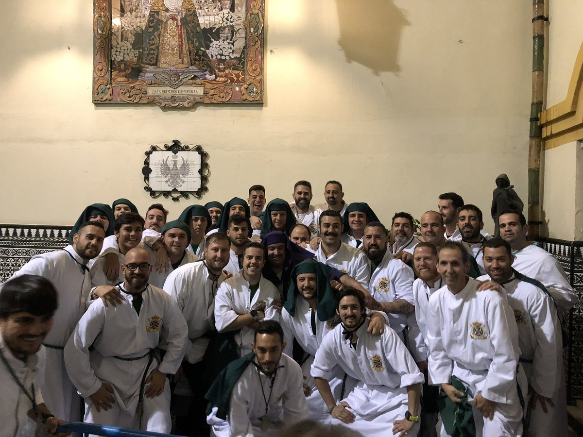 A esta gente le vas a decir tú que ni se toquen, ni se agarren… de momento