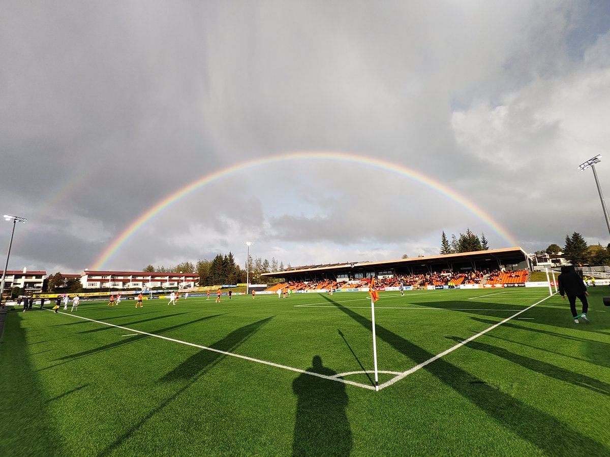 Fylkisvöllur er svolítið töff í dag! #fotboltinet