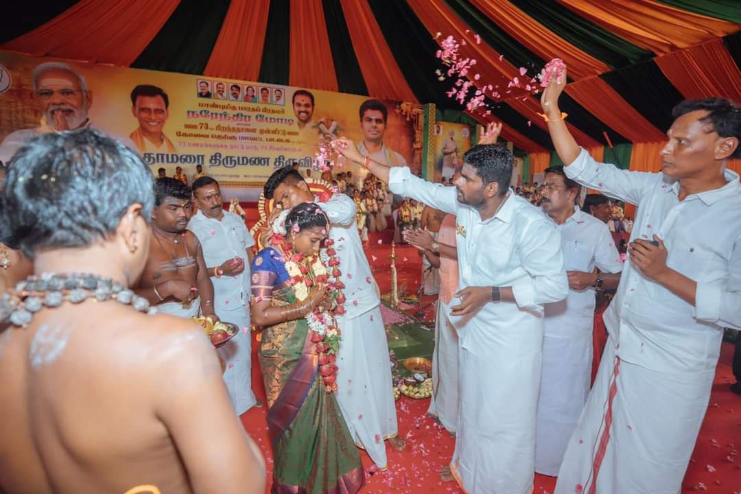 RRajaGopalRRS's tweet photo. பாரதப் பிரதமர் 
திரு #நரேந்திரமோடி அவர்களின் 73வது பிறந்தநாளை முன்னிட்டு,இன்று #கோவைதெற்குபாஜக சார்பாக,73 மணமக்களுக்கு திருமணம் செய்து வைத்து நாட்டு மாடுகளும்,73 வகையான சீர்வரிசைகளும் வழங்கி
நமது மாநில தலைவர்
திரு.அண்ணாமலை
வாழ்த்தினார் 

#HBDPMModi
#ModiAgainin2024
#Annamalai_k https://t.co/kkMfHZqsxC