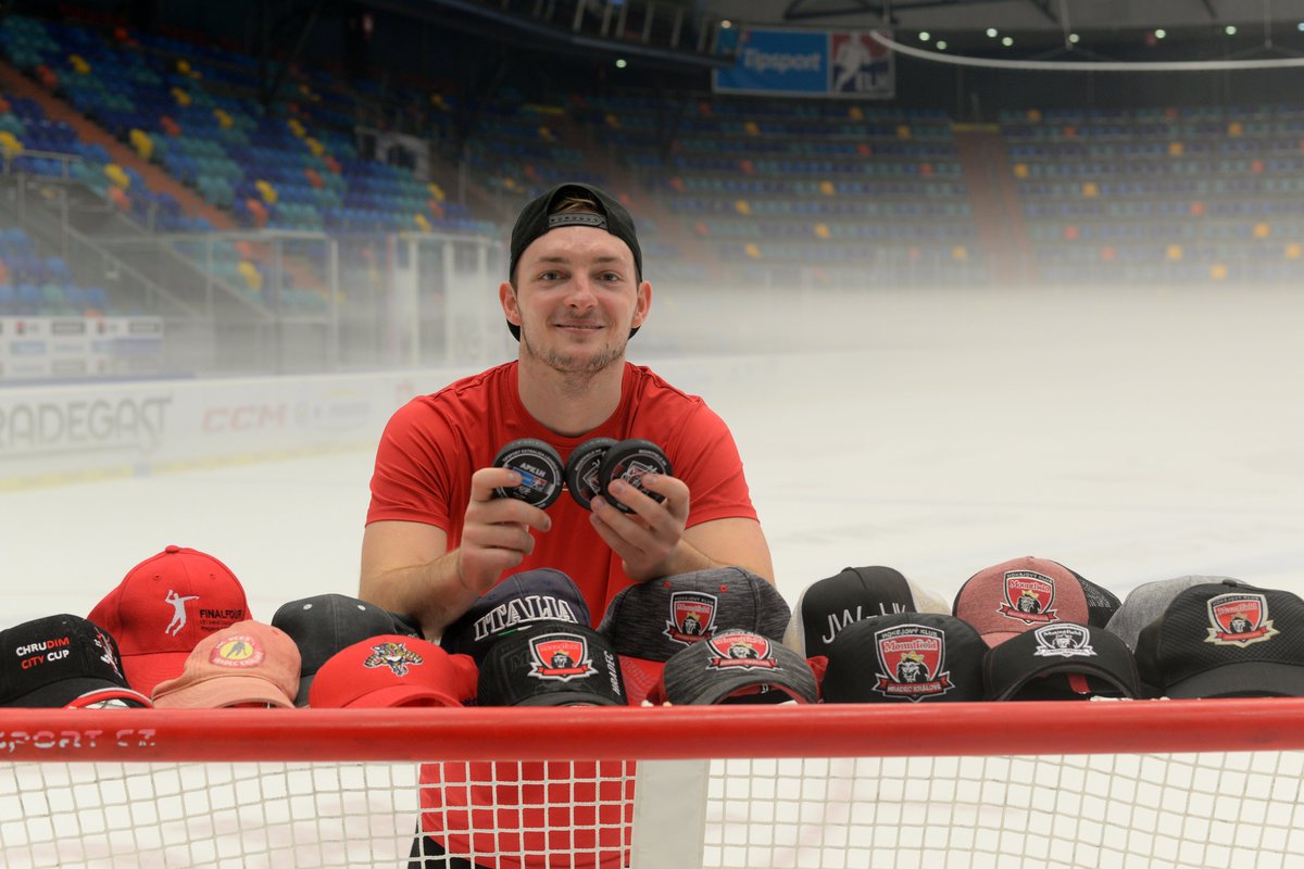 Mountfield HK tweet media