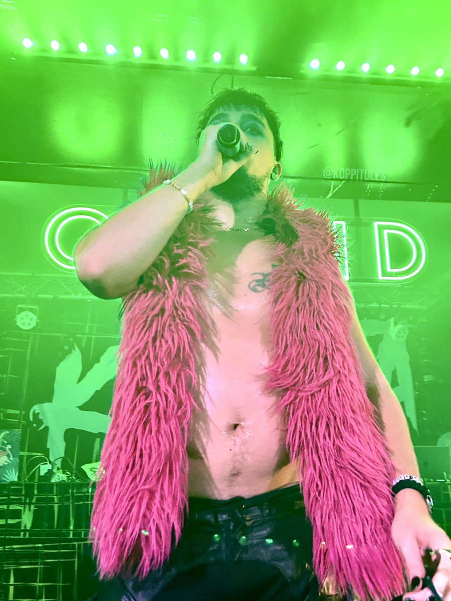 pogbody's tweet photo. just thinking about the fact that he wanted to keep that scarf so bad but i didnt let him and he got so sad and now i feel like ive silenced a part of him that want to slay and yass and boots the house down https://t.co/okcbvnnnPE