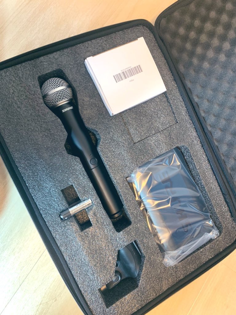 Takachiii830's tweet photo. 俺を構成する機材達。
#ZEMAITIS #METALFRONT #MFGAC24 #Yairi #YD88 #SHURE #ワイヤレスマイク #BLX24 #機材ヤー #フォロバ100 https://t.co/yHxfdKq8MZ