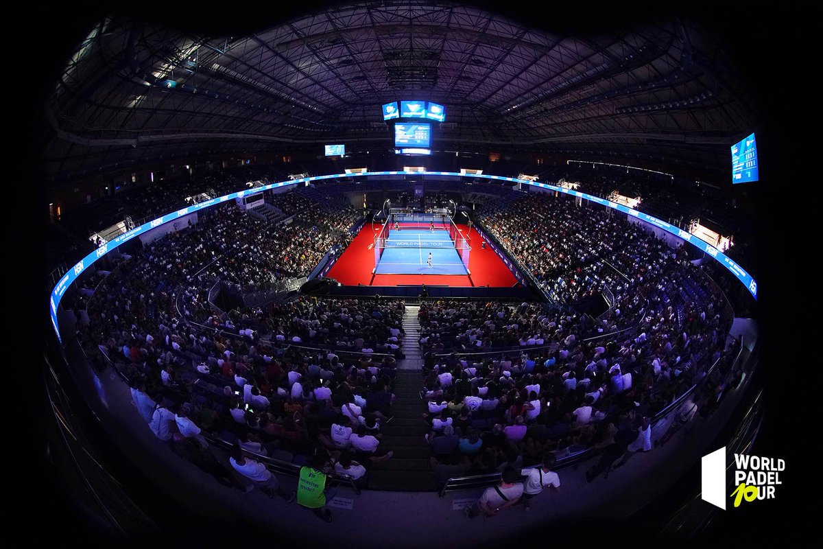 🎁🎾 SORTEAZO EN CARRUSEL CON EL PADEL EN MADRID ‼️

👀 Sorteamos 2⃣ entradas DOBLES para los 4tos. de final del VIERNES 22 en la Caja Mágica #WPTMadridMaster 

🔄 Dale RT para participar

⭐️ Y disfruta del último torneo de <a href="/WorldPadelTour/">World Padel Tour</a> en la capital