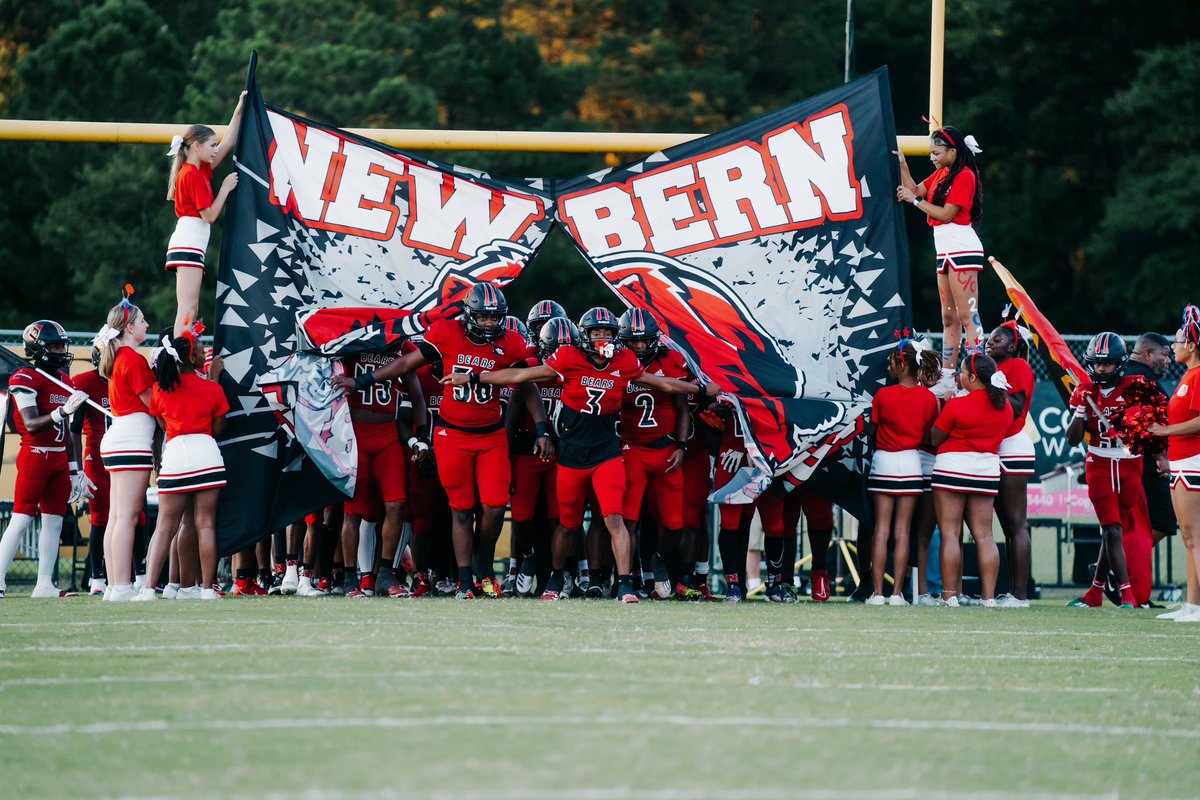 AlexYassrr's tweet photo. New Bern vs Havelock 
9.15.23 https://t.co/8Y2a5wmTti