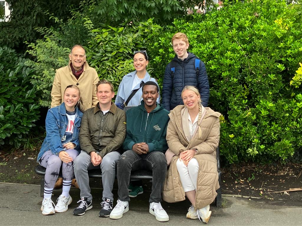 susanwearbrown's tweet photo. You can’t see it but the lovely writer, director and cast of The Bench visited ⁦@JeffAB61⁩’s original inspiration for his play ⁦@thecustomshouse⁩ from wed sept 20 to sat 23 - tickets here https://t.co/fLfkDr95vl https://t.co/yM6uQurInm