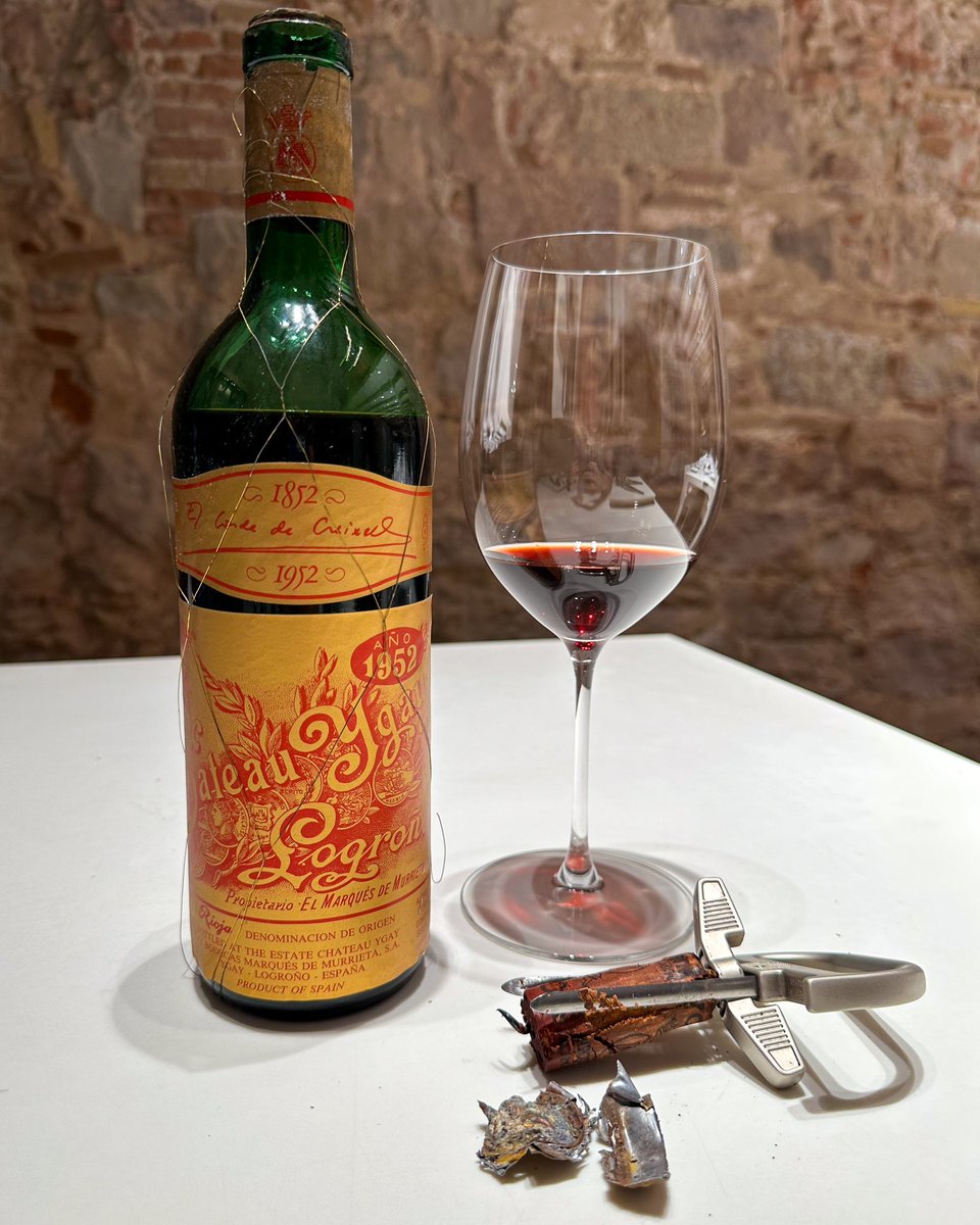 vilaviniteca's tweet photo. Abriendo dos históricos Marqués de Murrieta Ygay Blanco 1950 y Marqués de Murrieta Château Ygay Gran Reserva Especial 1952. https://t.co/1IgBAylqZq