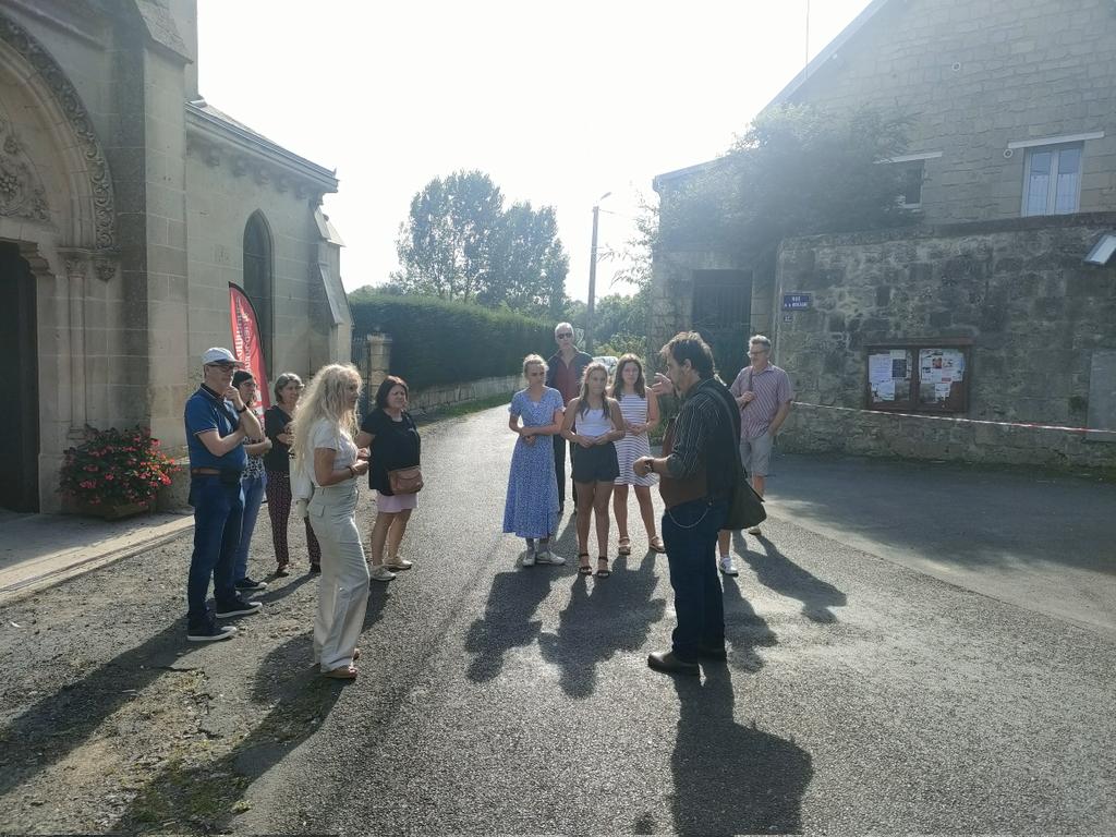 bibliocrecy's tweet photo. Salon du livre 1
Visite guidée et lecture d'extraits par un comédien https://t.co/2TuP6PezJR