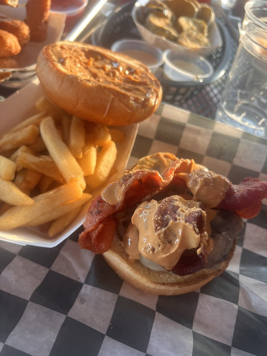 DawnP315's tweet photo. When in Bristol….Waltrip Brewing is a MUST!  PB&amp;J burger for the win! Only one thing wrong with the picture…the empty cup! @RandyJ1223 @WaltripBrewing  @ItsBristolBaby https://t.co/BnpkSBmLdE