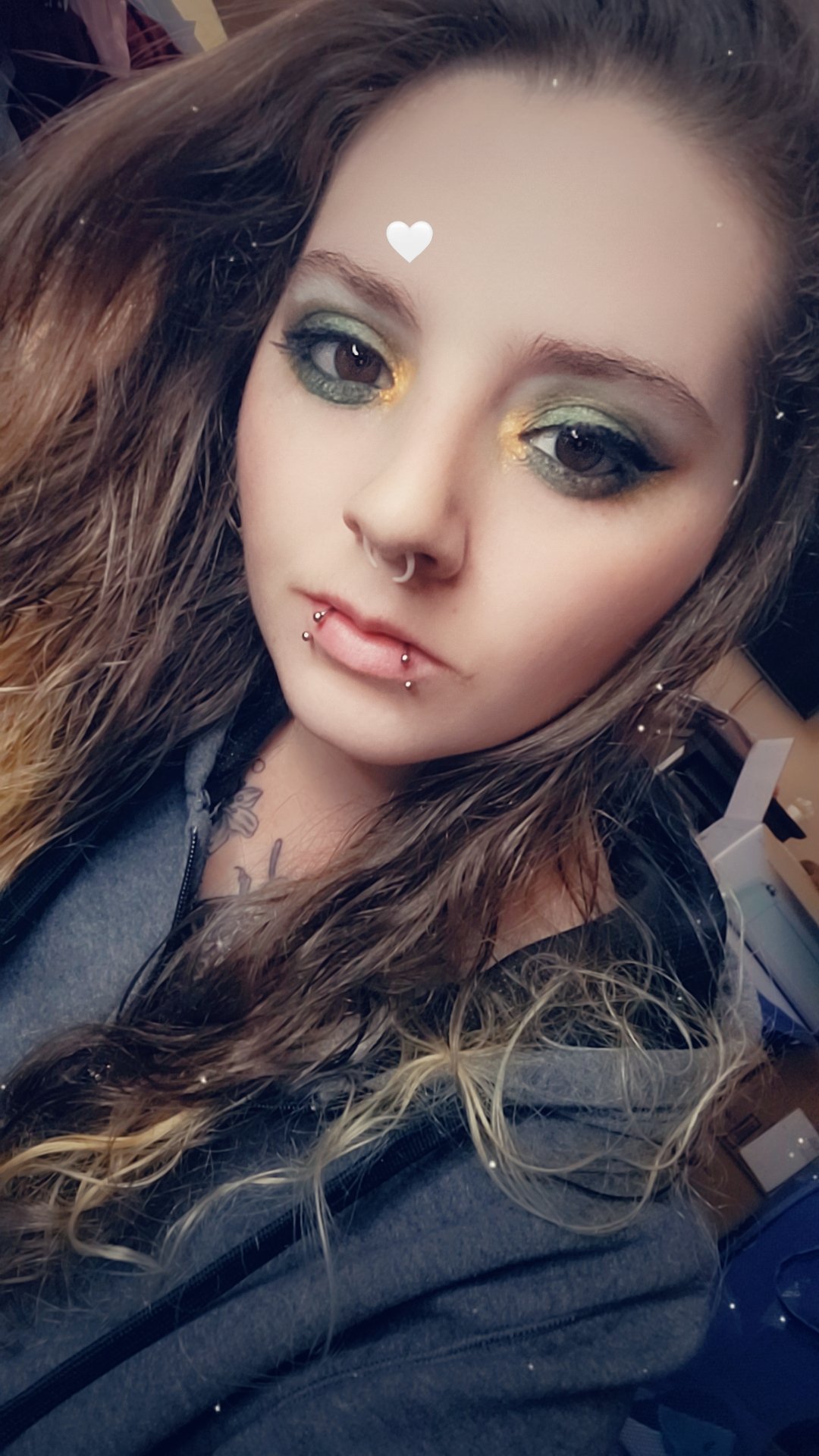 I'm feeling pretty. who wants to get me lunch? 🥹 https://t.co/EHQydhVQEg