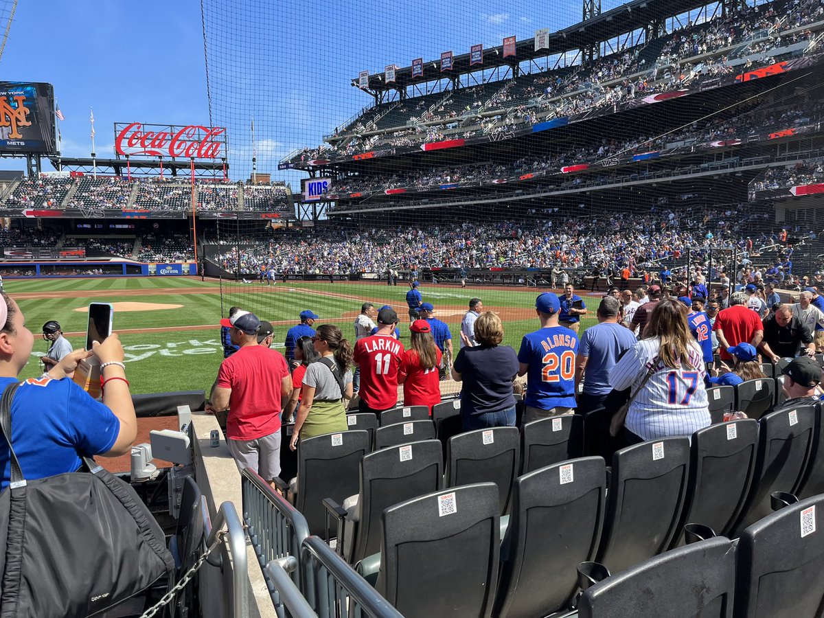 WandaSilvaTV's tweet photo. BartoloColón, affectionately known as "#BigSexy," officially retired as a #NewYorkMet after a remarkable 21-year career. 🙌⚾Thank you, Bartolo, for being an inspiration to fans everywhere! 🇩🇴👏 #HispanicHeritageMonth #BartoloColon #BigSexyRetires https://t.co/ZvOcfuAAaZ