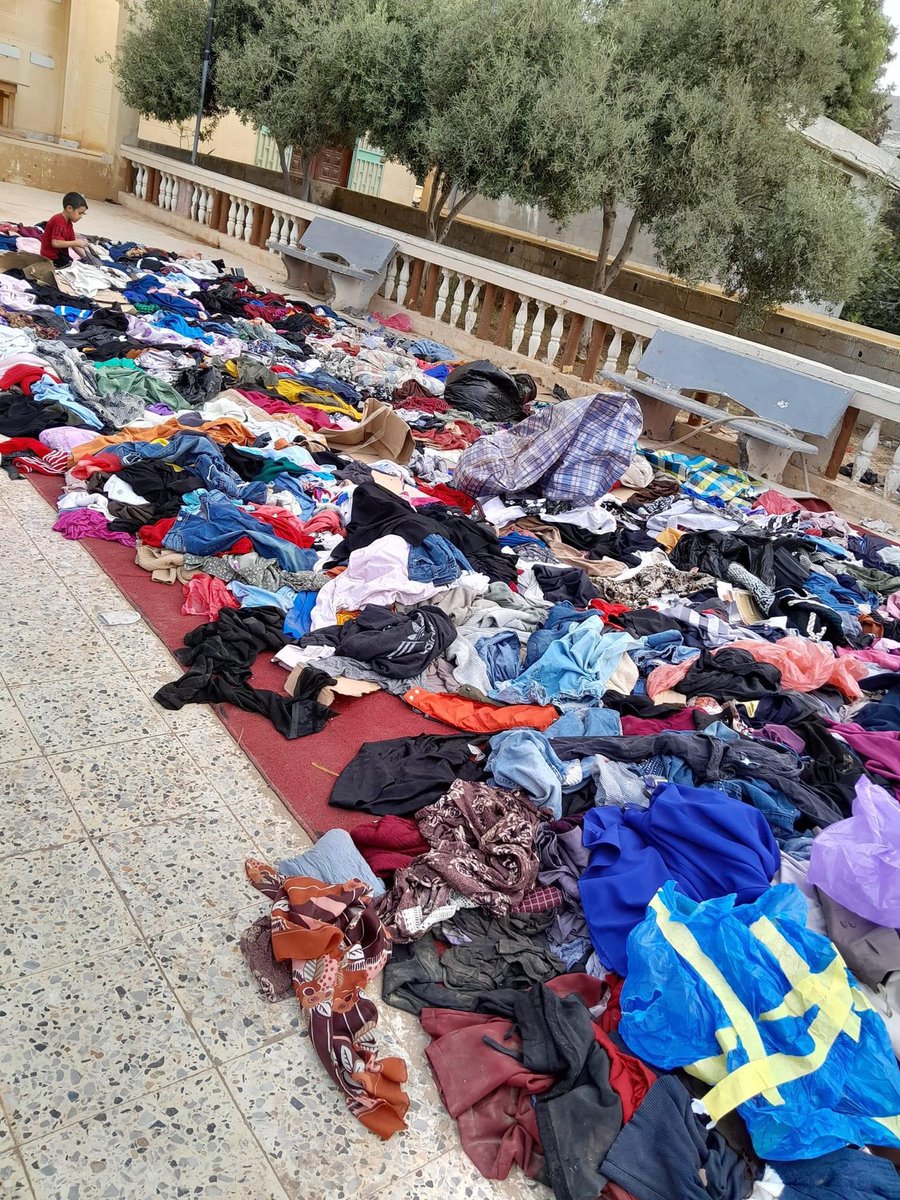moniafaraj's tweet photo. ي هووو الدبش مش هكي ارجوكم مش هكي رانا كنا برزقنا حوواشين ونلبسوا في احسن الدبش الدراونه بوزات راهم💔💔💔

ارجوووووكم احترموهم وع الاقل في اكياس سود ارجوكم مش هكي ارجوكم https://t.co/uDZc4yVasv
