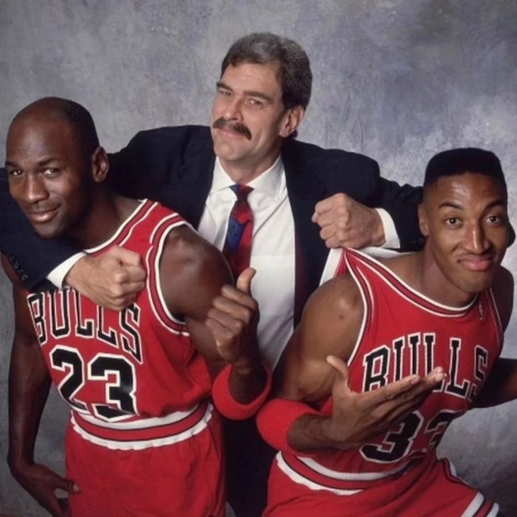 basketafterkobe's tweet photo. ¡HAPPY BIRTHDAY ZEN MASTER!

El entrenador más ganador en la historia de la NBA cumple 78 años. 6 títulos con los Bulls de Michael y 5 con los Lakers de Kobe hablan por si solos. Además, Phil Jackson ganó dos campeonatos como jugador.
Nadie como "El señor de los anillos". https://t.co/FMrIzNd2S2