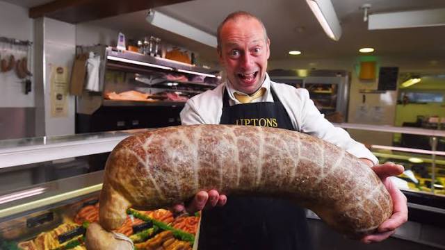 cassandraroyals's tweet photo. Haggis award winner…….made in…..🏴󠁧󠁢󠁥󠁮󠁧󠁿 will upset a few people! https://t.co/DzTTJD5eih