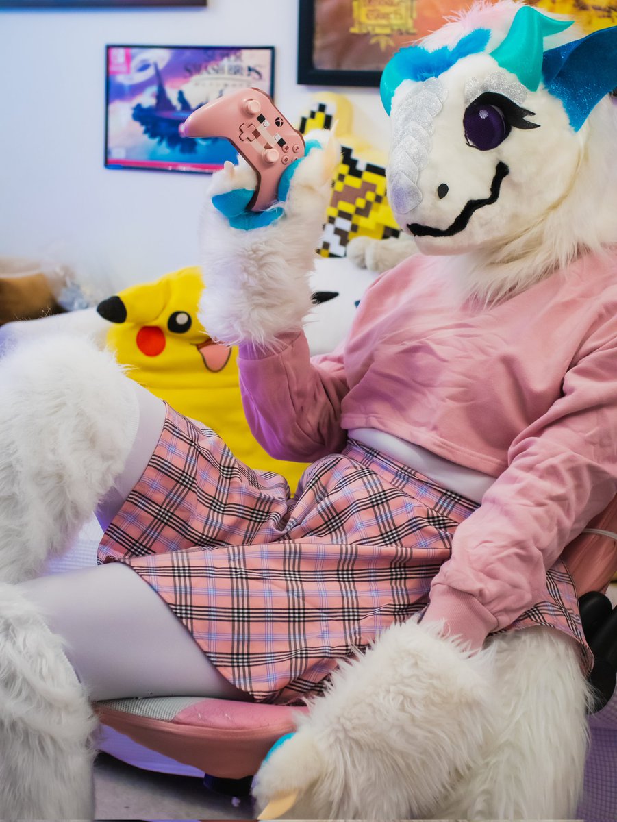 Aberrsary's tweet photo. Danced a little too hard last night, so Talon will be taking Day 3 of Fursonacon to catch up on some video games and browse the FSC Photodump π
This weekend has been super special and I had a great time! See you next year, Fursonacon! β¨οΈ
#Fursonacon #FSC23 #FSC2023 https://t.co/imfDoqV4w3