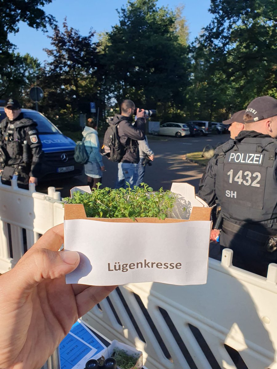 Die PARTEI Segeberg tweet media