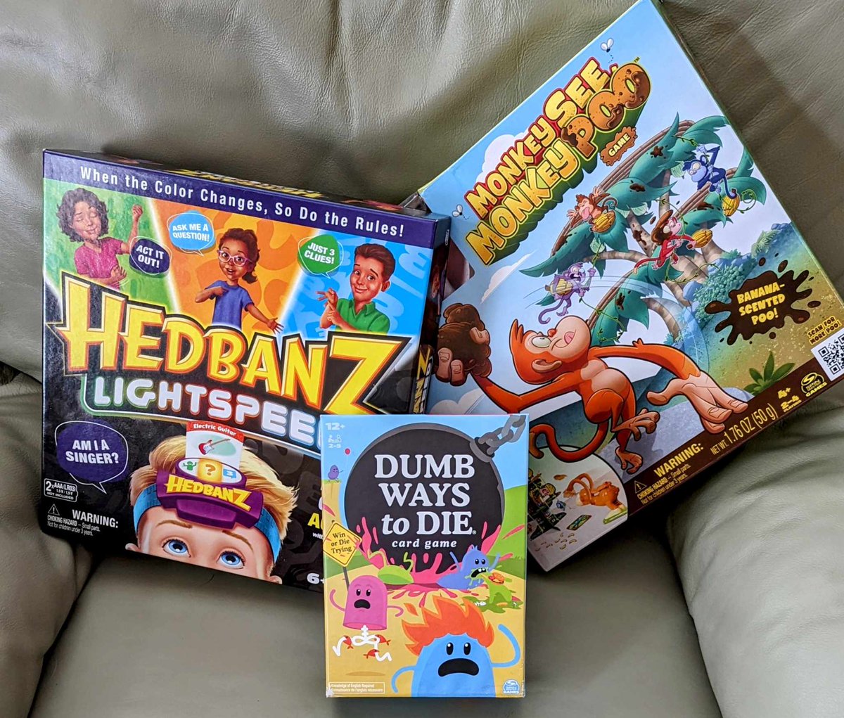 kellyloe's tweet photo. Thanks @Tryazon and @SpinMasterGames for the opportunity to try these new games-  #headbanzlightspeed #dumbwaystodie #dwtd #monkeyseemonkeypoo Lots of variety in these games!
You can buy them at @amazon @Target @Walmart https://t.co/Nqx9kRxPhc