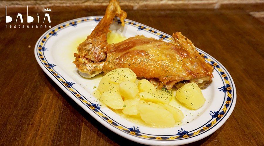 BabiaRestaurant's tweet photo. En Babia, la Formula 1 de los sabores es la estrella. 🏁🍽️ Cada plato te lleva a una carrera culinaria emocionante. ¡Siente la velocidad en cada bocado! 🏎️✨ #BabiaF1 #GastronomíaDeAltoRendimiento https://t.co/8jL4Y13JMI