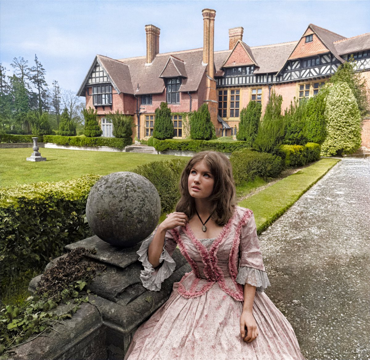 claytonhickman's tweet image. New #DoctorWho photo colourisation and expansion: Deborah Watling poses in the grounds of Grim’s Dyke House, Middlesex, for publicity pictures introducing Victoria on Monday 24th April 1967 during filming for ‘The Evil of the Daleks’.
Ko-Fi tips: ko-fi.com/claytonhickman