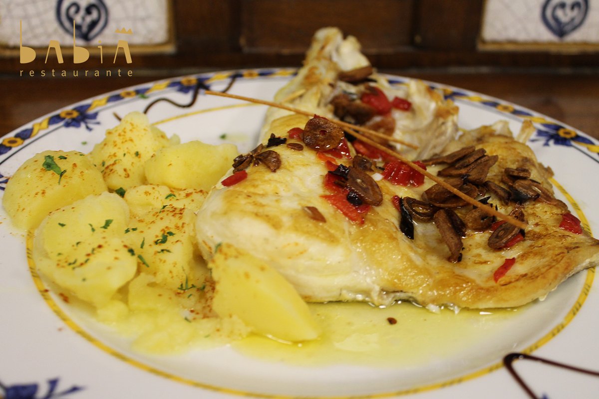 BabiaRestaurant's tweet photo. ¿Listo para una cena de alta velocidad? En Babia, la Fórmula 1 de los sabores te espera. 🏁🍽️ Acelera tus papilas gustativas y disfruta de una experiencia culinaria única. ¡Cruza la línea de meta del sabor en este restaurante espectacular! 🏎️✨ #F1PL  #SaborVeloz https://t.co/gdVYvJcln4