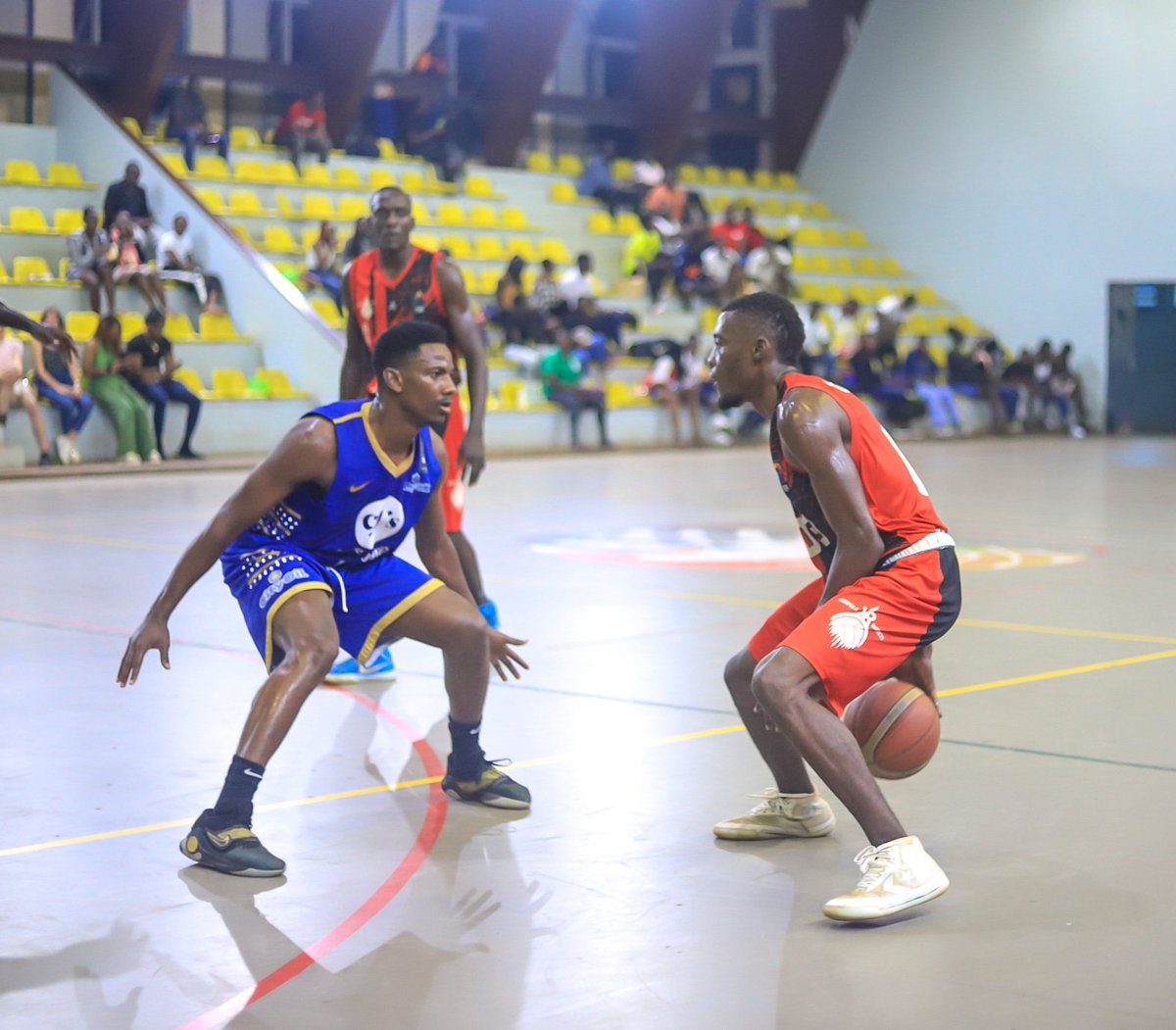 BrianKawalya1's tweet photo. NBL Playoffs: Stormers level series, Oilers into semis
Sunday
•Magic Stormers 77-76 JT Lady Jaguars (Game 2: 1-1)
•KIU Titans 88-83 KCCA Panthers (1-0)
•KIU Rangers 66-58 Miracle Eaglets (1-0)
•Kampala Rockets 70-121 City Oilers (0-2)
#NBLwithBrian https://t.co/DmFDCjrEJR