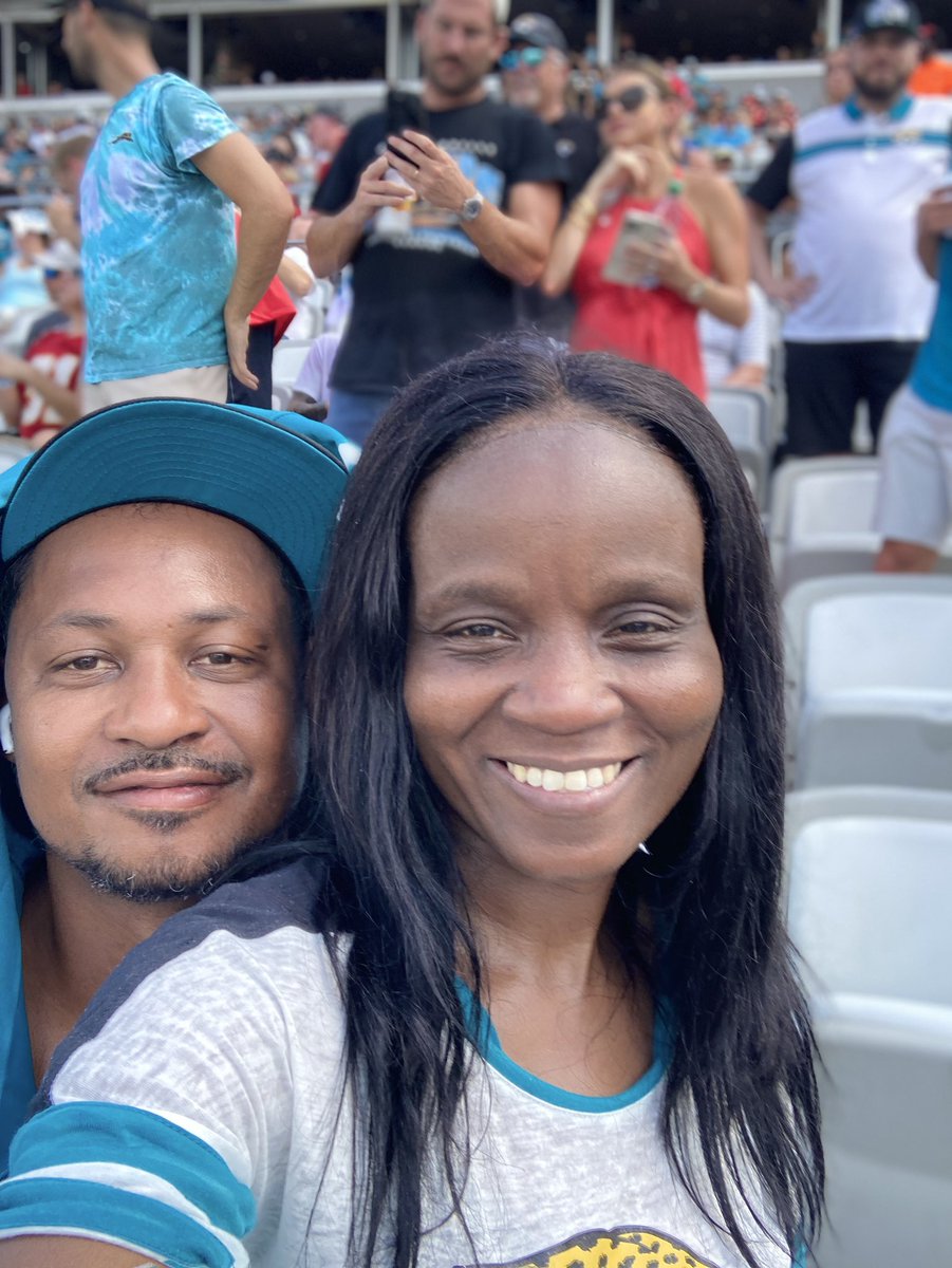 Self-care with hubby🥰 They came out to see 👀Mahomes, but #DUUUVAL