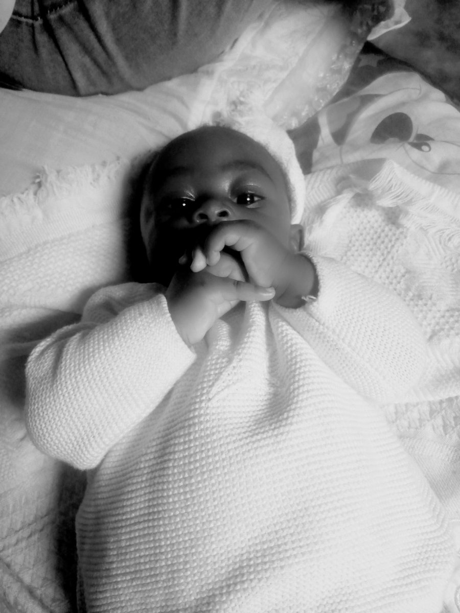 delcio_dsinger's tweet photo. Paremos de indagar o que o futuro nos reserva e recebamos como um presente o que quer que nos traga o dia de hoje.
#angola #criança #godbless #twitter #post https://t.co/eHGkMu1zPP