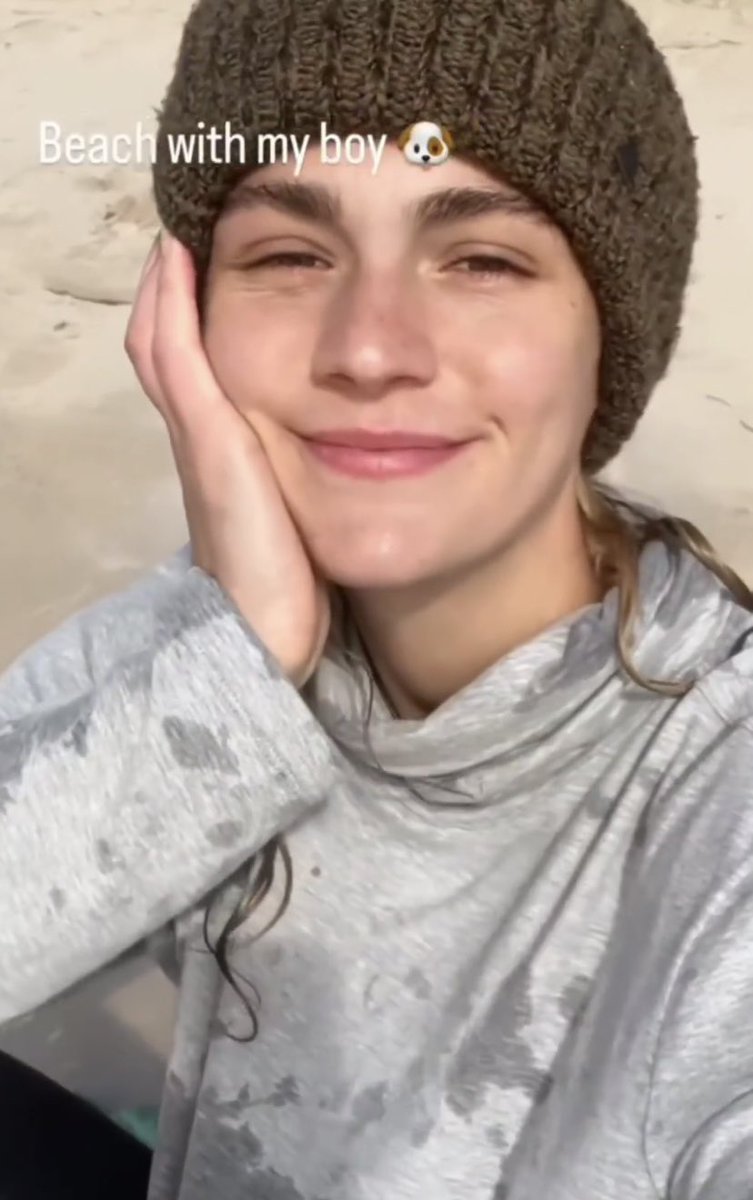 bestpostskelton's tweet photo. mother &amp; son day out on the beach 🤍 https://t.co/rL0eXVmy9t
