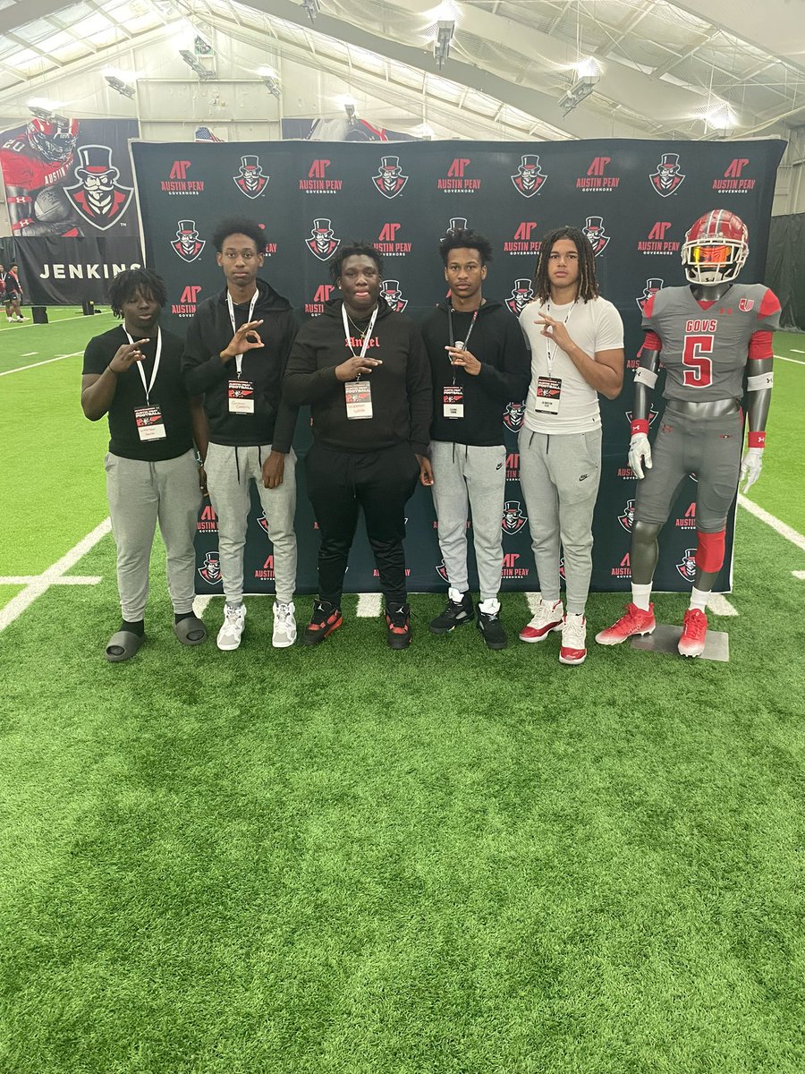 Had an OUTSTANDING time yesterday <a href="/GovsFB/">Austin Peay Football</a>! Can’t wait to come back! Big thanks to all the coaches and staff for their time and support.

 @Coach_Mac51 <a href="/CoachFoster23/">Aaron Foster 👎🏾👎🏾</a> <a href="/CoachSilvoy/">Coach Austin Silvoy</a> @APSUCoachSW @SptStrong <a href="/Hunter_DeNote/">Hunter DeNote</a> #ChaseTheLion #GoGovs