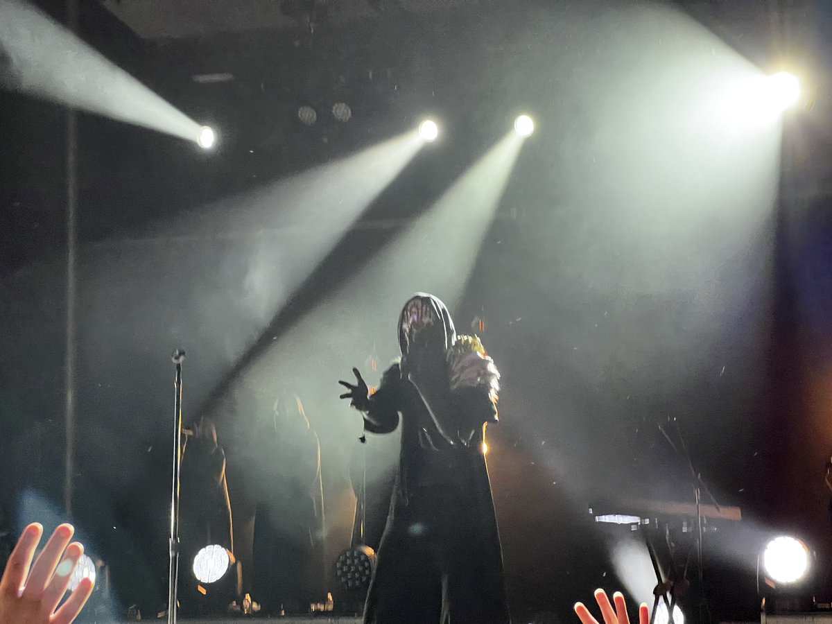 MetalheadEVO's tweet photo. @SOTSPodcast And then proceeded to destroy Riot Fest last night. https://t.co/qm9hF4UH7L