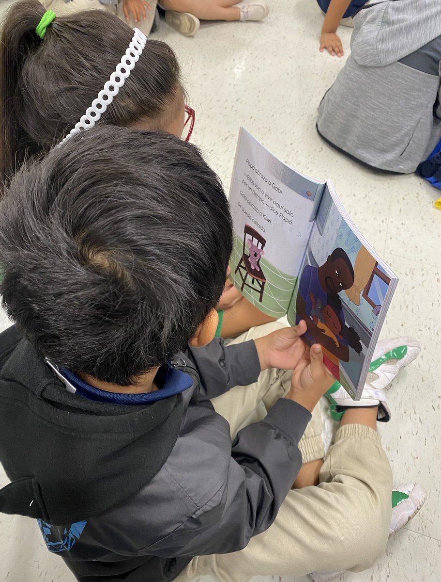 ldz_second's tweet photo. 2 is better than 1!
First graders leading each other in pair reading 📖🫶 
#LDZLegacy @LDZEagles @LDZ_Principal https://t.co/w33rj1k4Y8