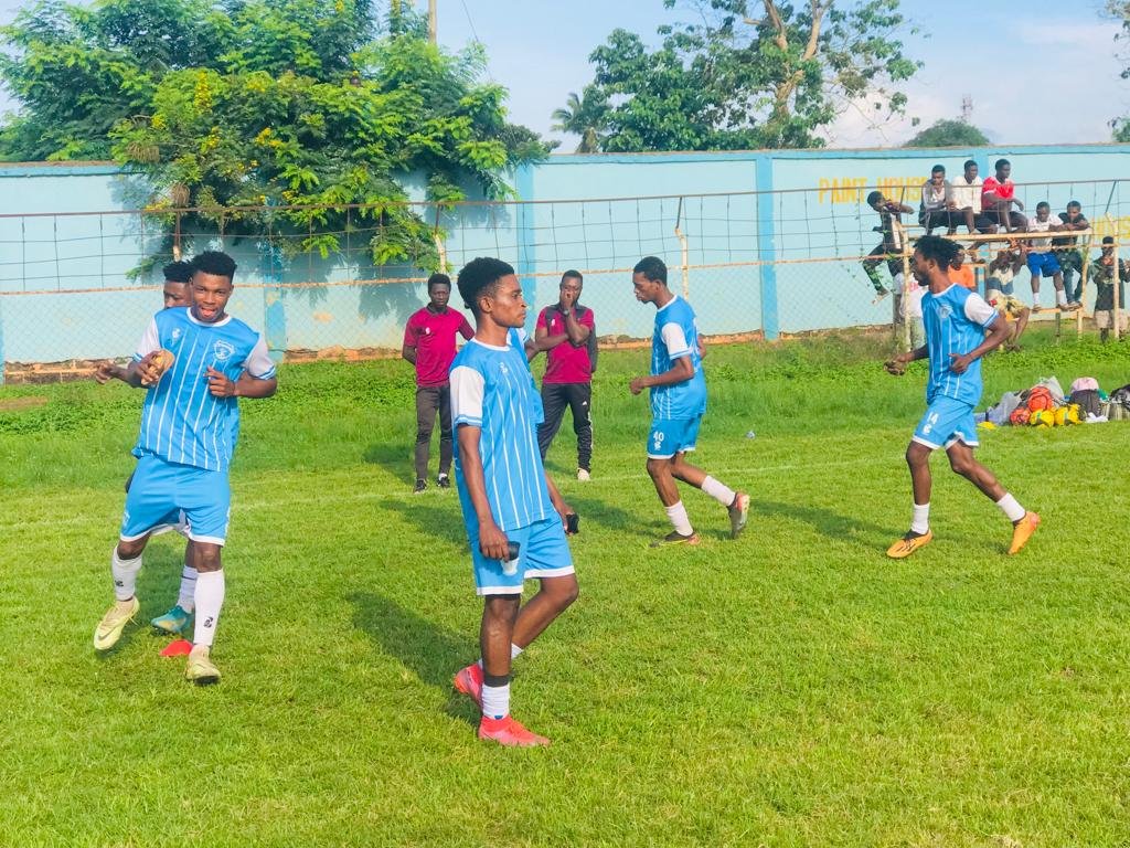 debibiunitedfc's tweet photo. Our friendly match against Techiman Heroes SC was called off after a successful warm up due to some Technical reasons. Our next destination is the Promise land.....
#DUFC #united4victory #we_focused #greengenerationfarms #maykaydrinkingwater https://t.co/pw095lLAzD