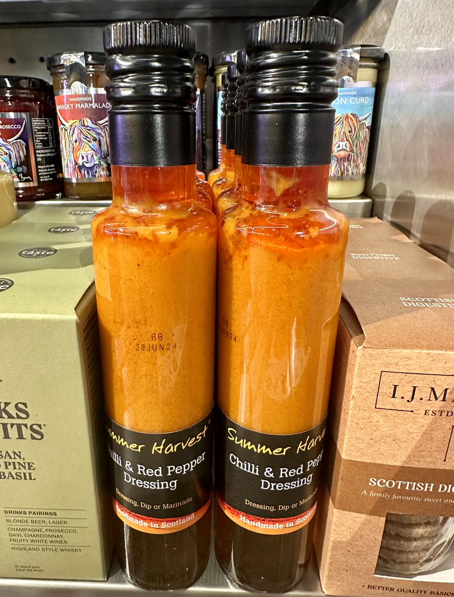 SoupandC's tweet photo. 😋 #sundaysauce Serve this #soupandcaboodle #delidelight with any grilled fish 🐟 ➖ particularly #KingPrawns. The fiery chilli and the sweet prawns are just great. Or, for a moreish appetiser, serve as a dipping sauce with warm fresh bread 🥖 #edinburghdeli @Bonnieandwilduk https://t.co/YOhvjma505