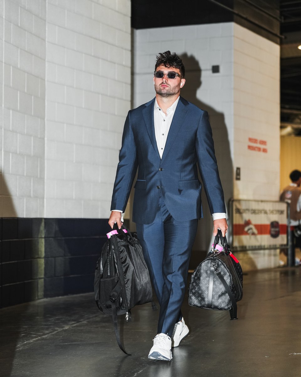 Commanders's tweet image. Sunday best 😎

#WASvsDEN | #HTTC