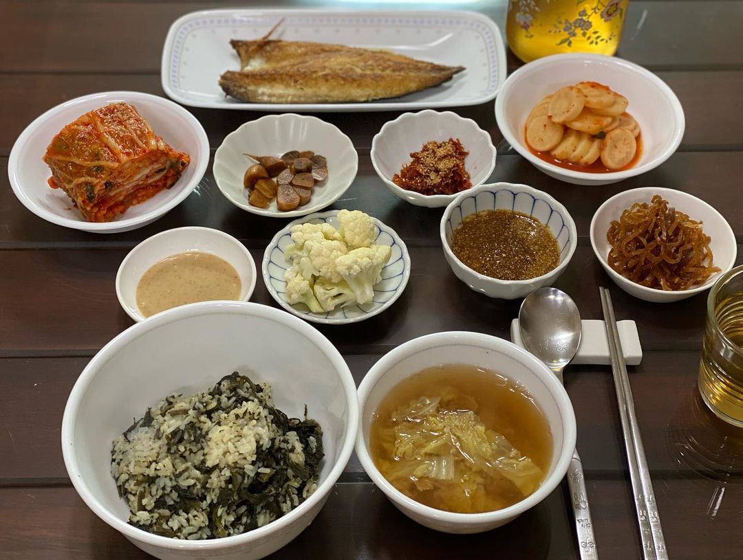 Michell80240558's tweet image. #Homemade Food #Breakfast Menu# gondre rice with rice in water #cabbage miso soup #grilled mackerel #kimchi sweet #korean Japanese restaurant #eating #kimchi
Do you like to eat? ✨🎉😘