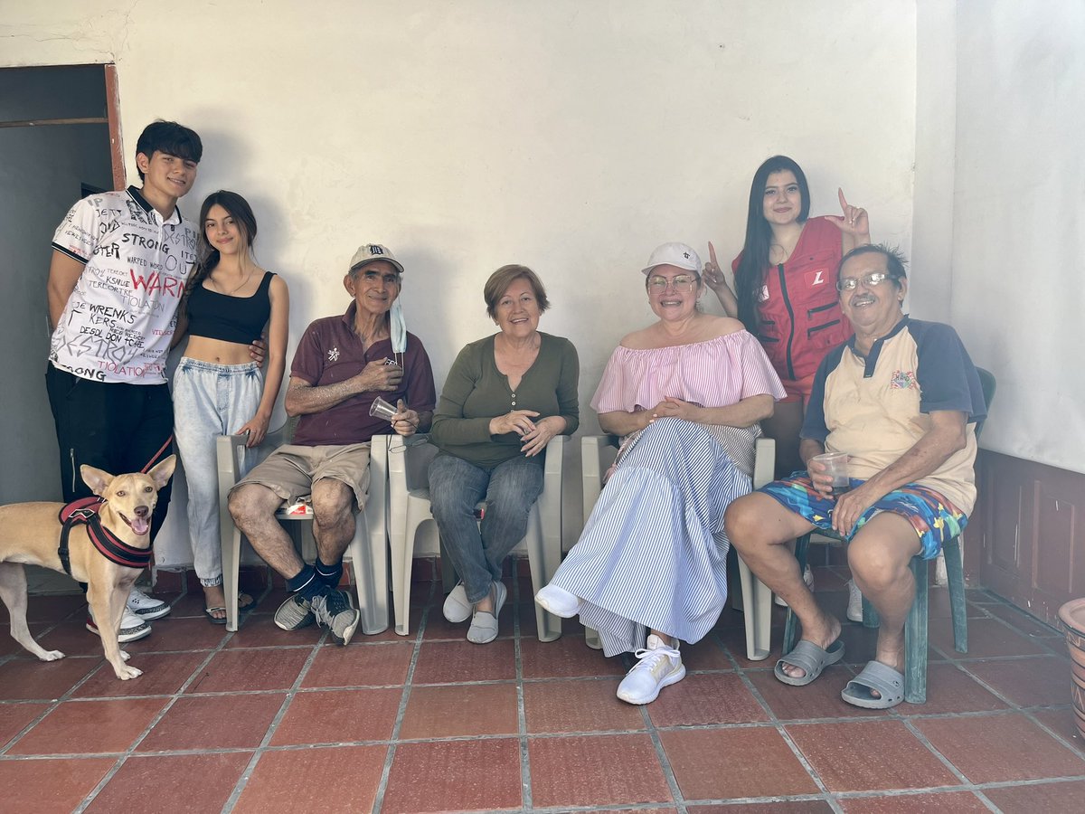 soycarime's tweet photo. ¡Fue una semana llena de amigos!

Gracias a las familias y comunidades que me invitaron a su sector. 💜Siempre estaré dispuesta a atenderlos e ir a cada rincón de nuestra #Cúcuta. 💪🏼

#ConcejoL1 #L1 #LuchemosPorCúcuta https://t.co/Zl6G0OdJrt