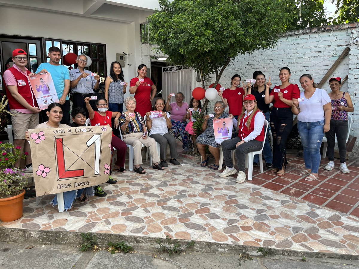soycarime's tweet photo. ¡Fue una semana llena de amigos!

Gracias a las familias y comunidades que me invitaron a su sector. 💜Siempre estaré dispuesta a atenderlos e ir a cada rincón de nuestra #Cúcuta. 💪🏼

#ConcejoL1 #L1 #LuchemosPorCúcuta https://t.co/Zl6G0OdJrt