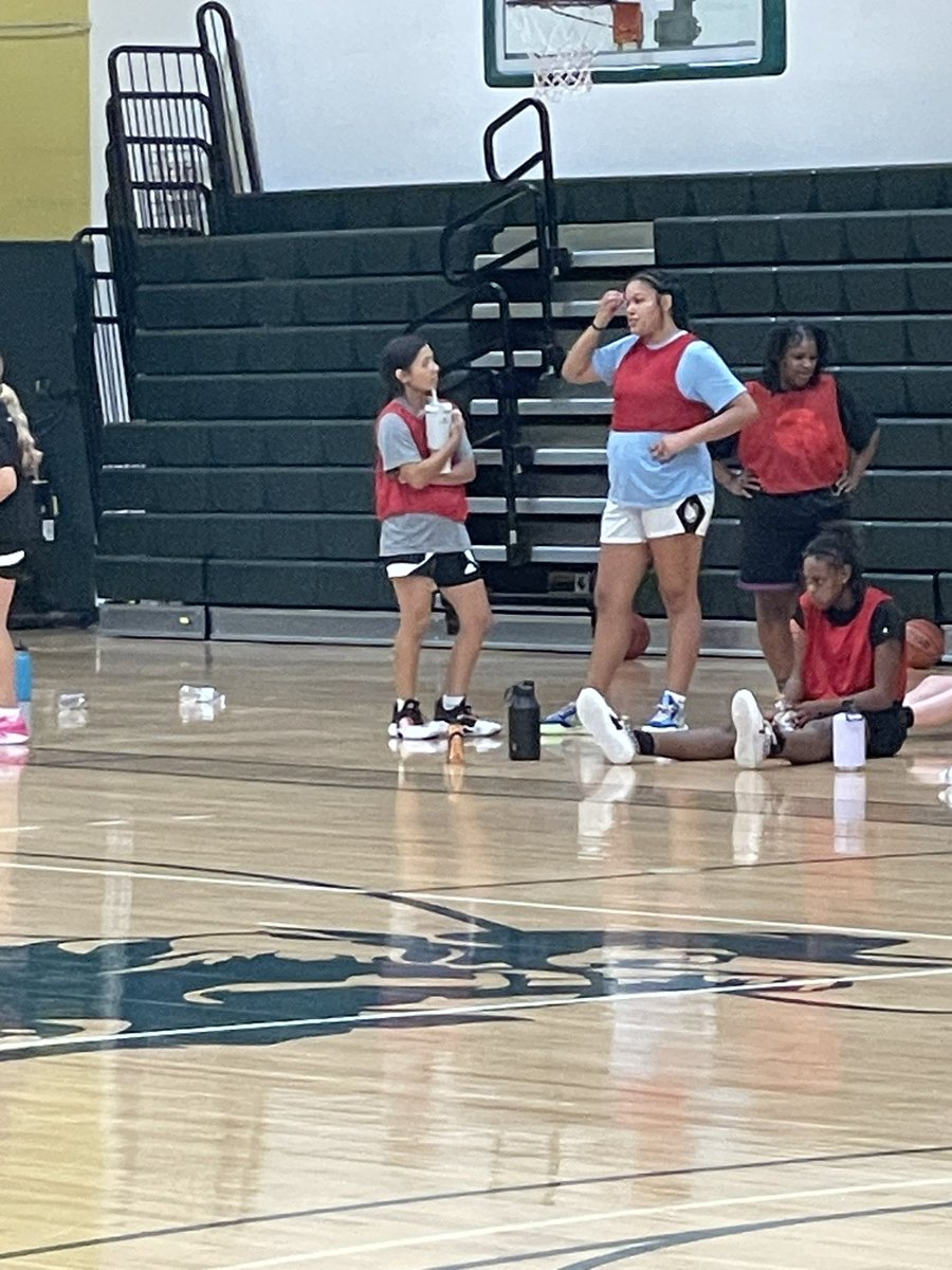 kenna esparza (@kenna_esparza) on Twitter photo Itâs been a minute since I been in the gym, but got a chance today to get in and get a good work out in. Thank you <a href="/Coach_Nic_/">Josh Nichols</a> <a href="/CoachDM15/">Darrick Matthews</a> <a href="/friends_wbb20/">Friends University Womenâs Basketball</a> coach Laskey, for everything today.
<a href="/ToneyCooper5/">CC</a>
<a href="/hadleigh_harp23/">Hadleigh Harp</a>
<a href="/esparzamanuel23/">Manuel Esparza</a> Itâs been a minute since I been in the gym, but got a chance today to get in and get a good work out in. Thank you <a href="/Coach_Nic_/">Josh Nichols</a> <a href="/CoachDM15/">Darrick Matthews</a> <a href="/friends_wbb20/">Friends University Womenâs Basketball</a> coach Laskey, for everything today.
<a href="/ToneyCooper5/">CC</a>
<a href="/hadleigh_harp23/">Hadleigh Harp</a>
<a href="/esparzamanuel23/">Manuel Esparza</a>
