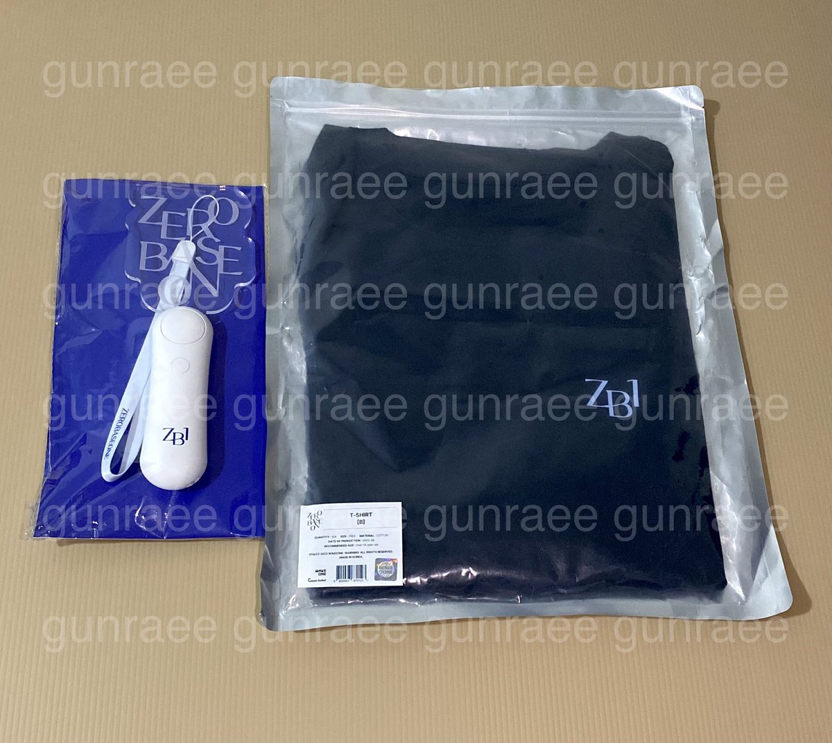 gunraee's tweet photo. [ wts 🇲🇾 #pasarzb1 #gunraeeRS ]
zerobaseone 2023 fancon md 

💰rm70
—acrylic lightstick

💰rm120
—short sleeve tee B (basic)
—blue black, free size fit till XL

—all sealed brand new
—on hand readystock

❌ fussy buyer, fpfs
📫 postage add rm8 wm

💌 dm! https://t.co/HwOIUNEAjj