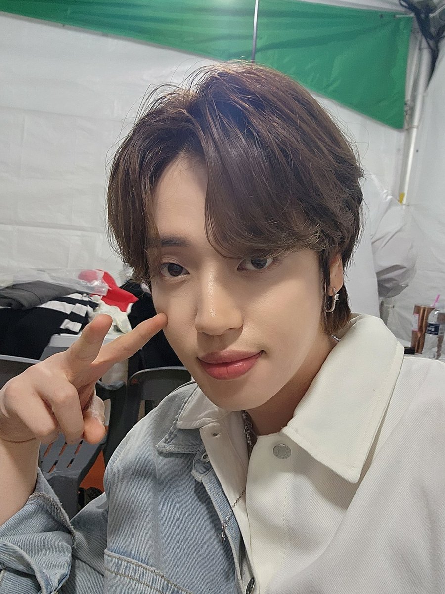 ๋์ NIEL tweet media