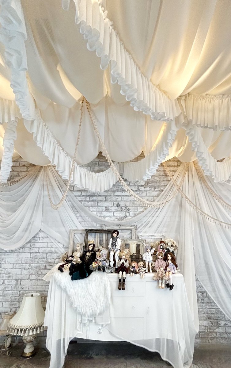roku_doll's tweet photo. 昨日はドール撮影会に参加してきました🫶
それぞれドールを持ち寄りお菓子を食べながらゆるりと撮影するのとても楽しかった☕️🍰
#ハコスタジオ https://t.co/NyG1uDAkZJ